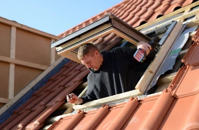 Pose de fenêtres de toit Velux à Marchamp